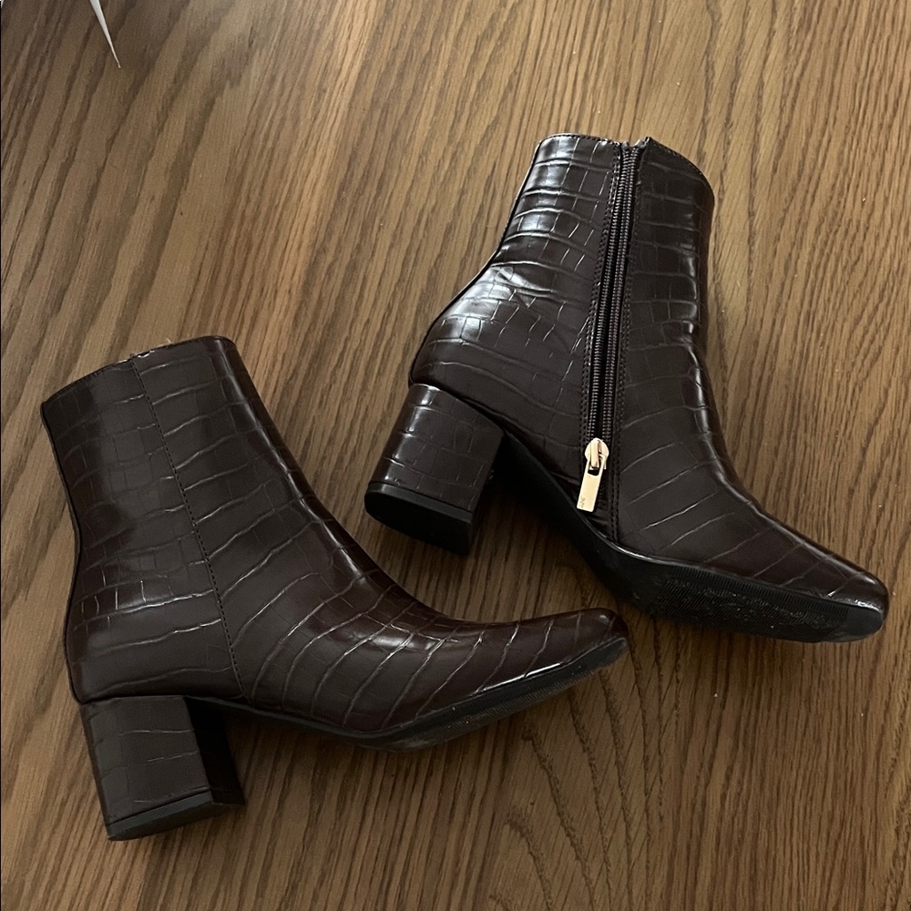 Jones New York Dark Brown Croc-Pattern Ankle Boots